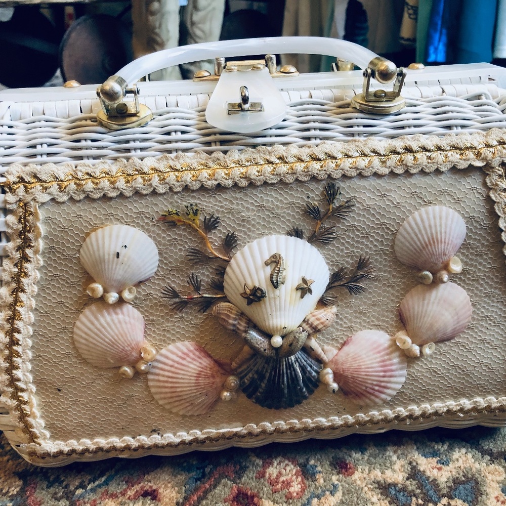 Vintage 60s Princess Woven Wicker Sea purse